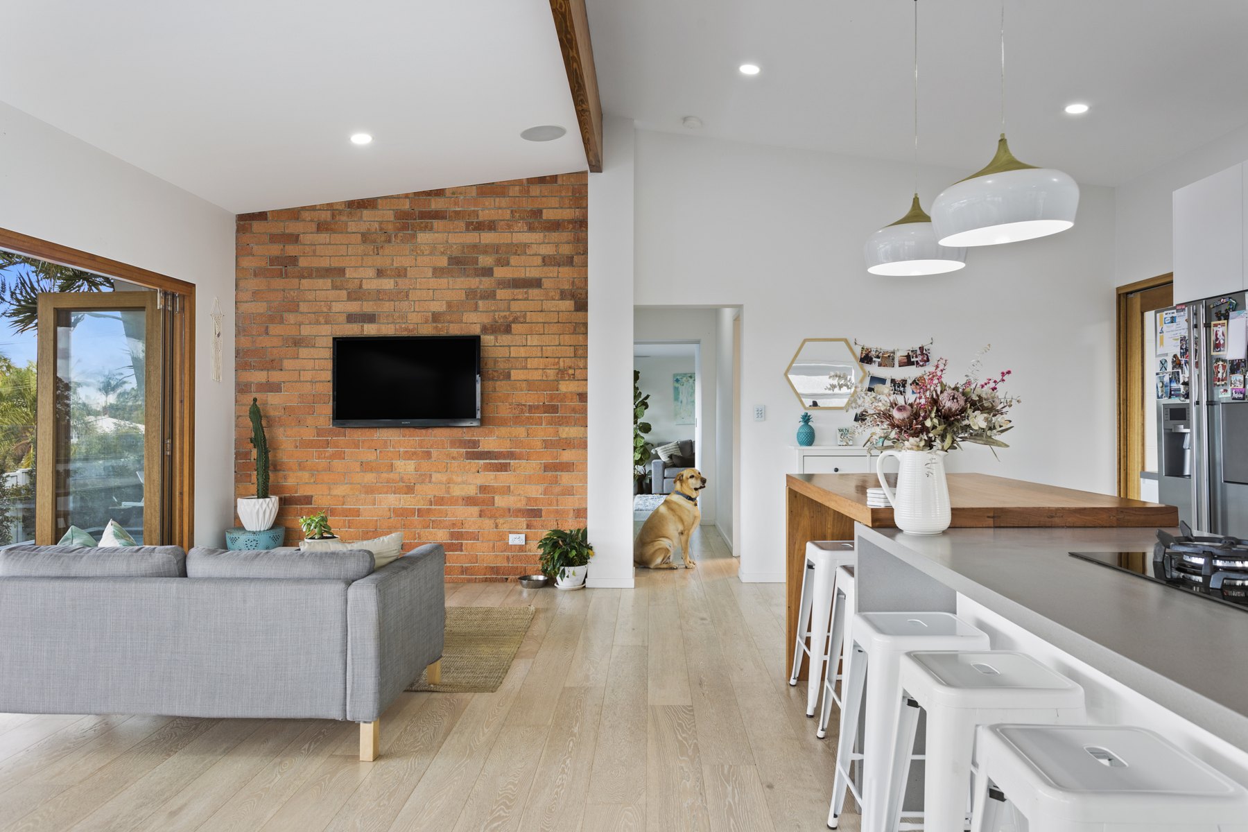 Broad Street — interior