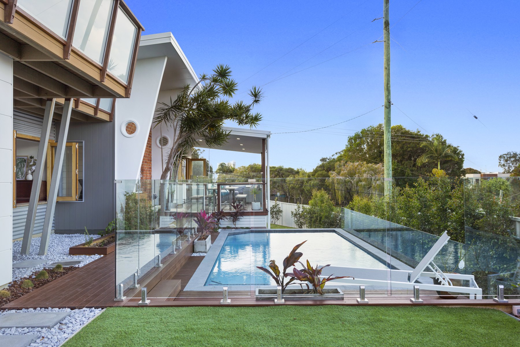 Broad Street — pool and outdoor space
